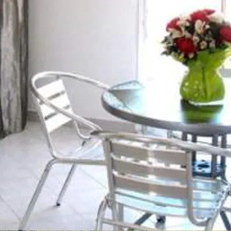 Joli Design Balcon Sud Et Parking Gratuit * ラ・ギャルド