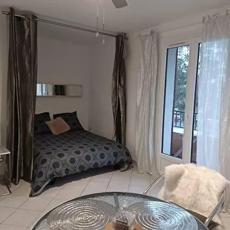 Joli Design Balcon Sud Et Parking Gratuit Appartement La Garde (Var)